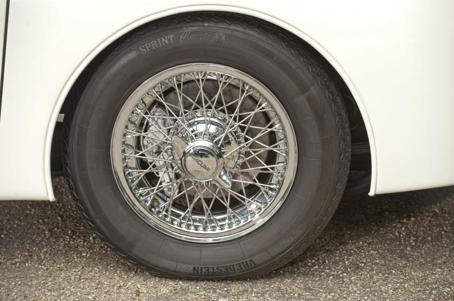  Jaguar XK150 3.8 Roadster 1960 года  (фото 9 из 15)
